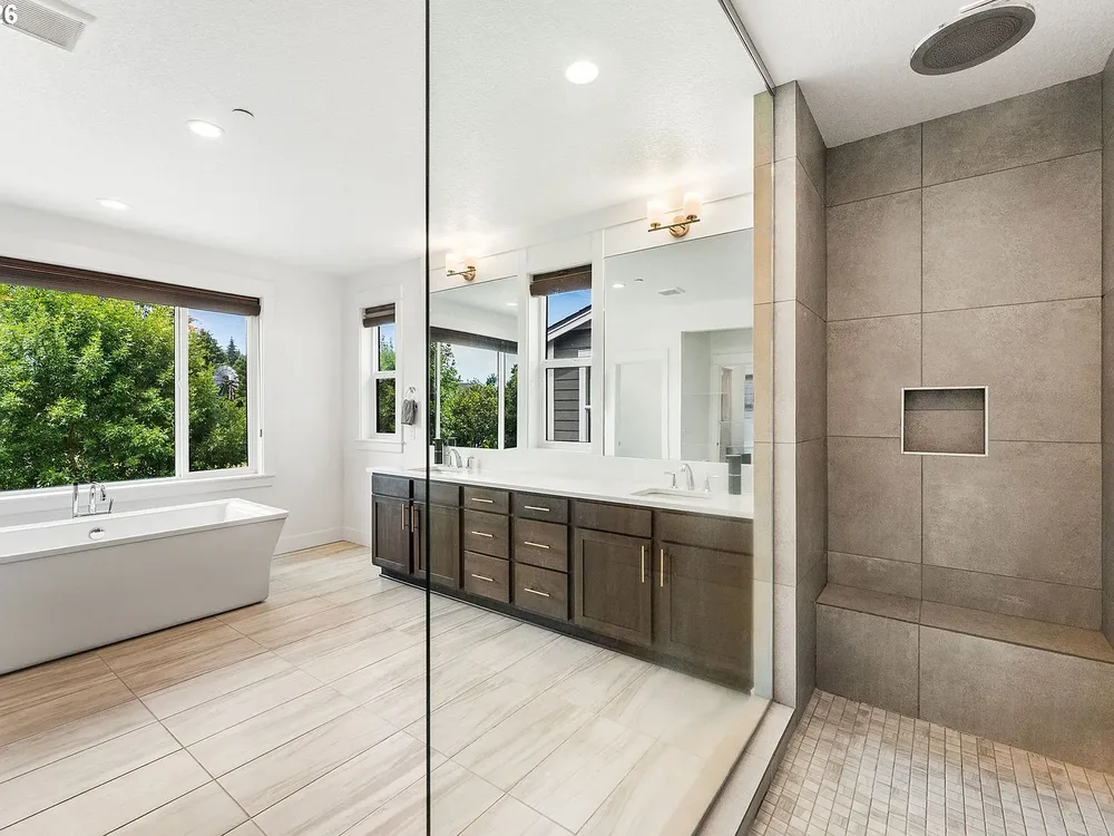 Primary bathroom at 4033 NW 60th Circle, Camas